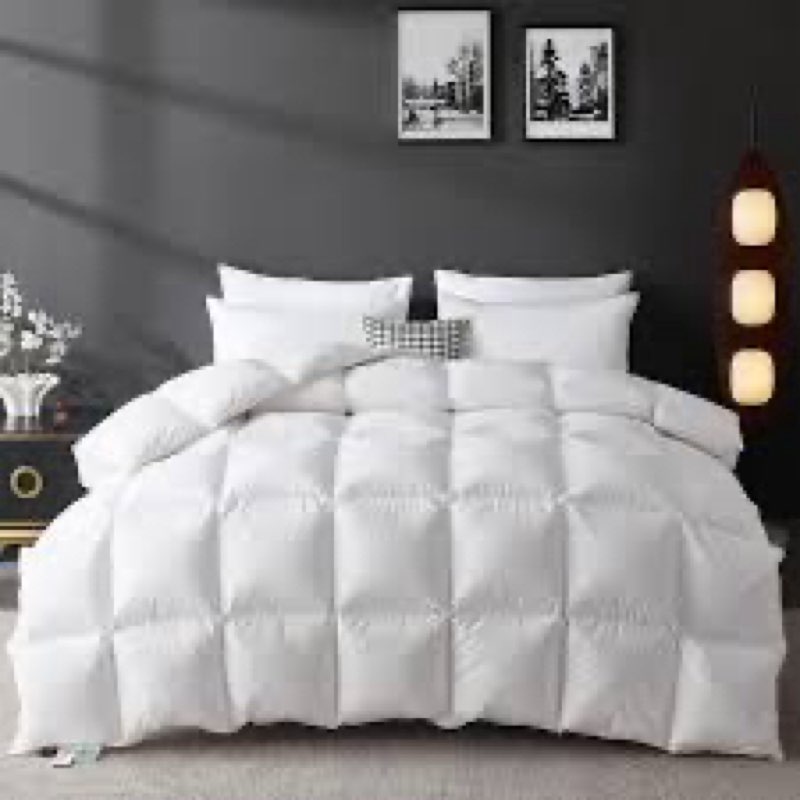 L LOVSOUL 75% Goose Down Fiber Comforter Super King Size, 850+ Fill Power Hotel Style Bedding Comfor