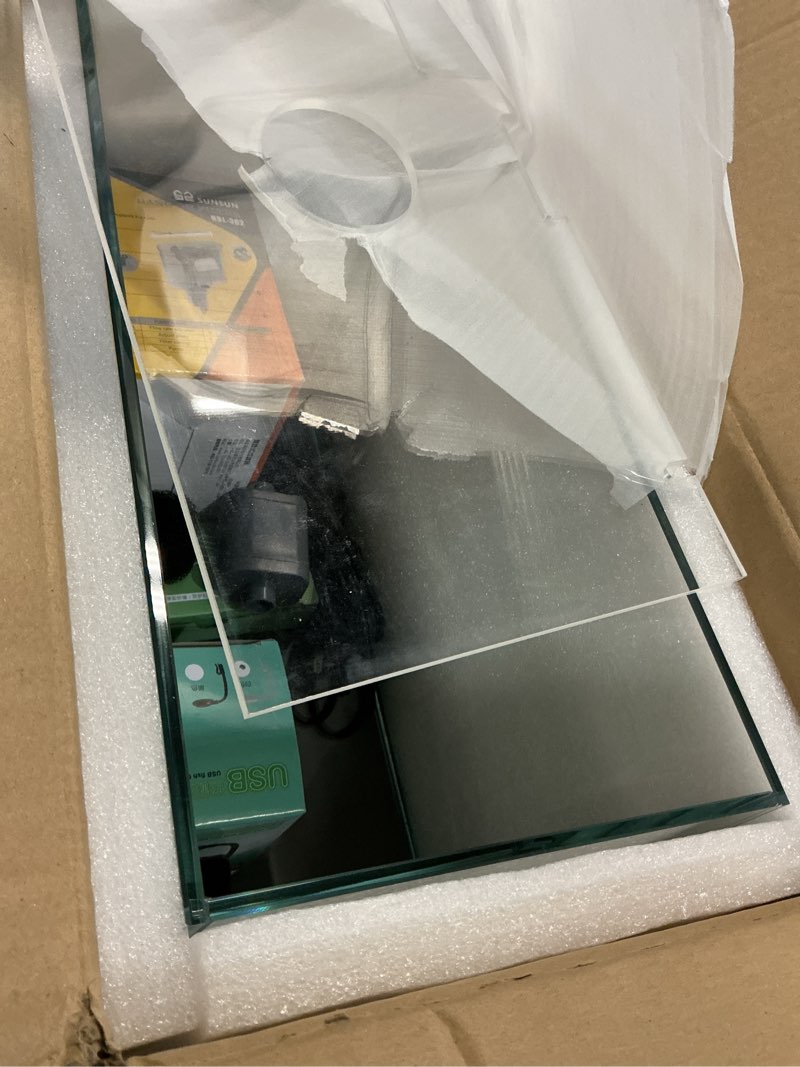 Condition photo showing Good Condition for 5 Gallon Glass Small Fish Tank with Filter Light and Lid, Betta Aquarium Starter Kits