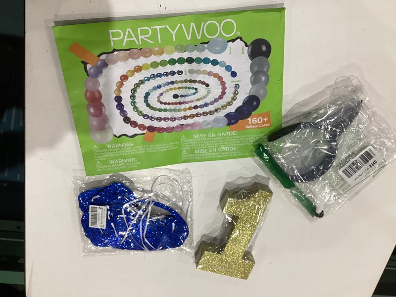 Condition photo showing Good Condition for assorted celebration/decoration supplies (may include a variety of styles, colors, and themes)