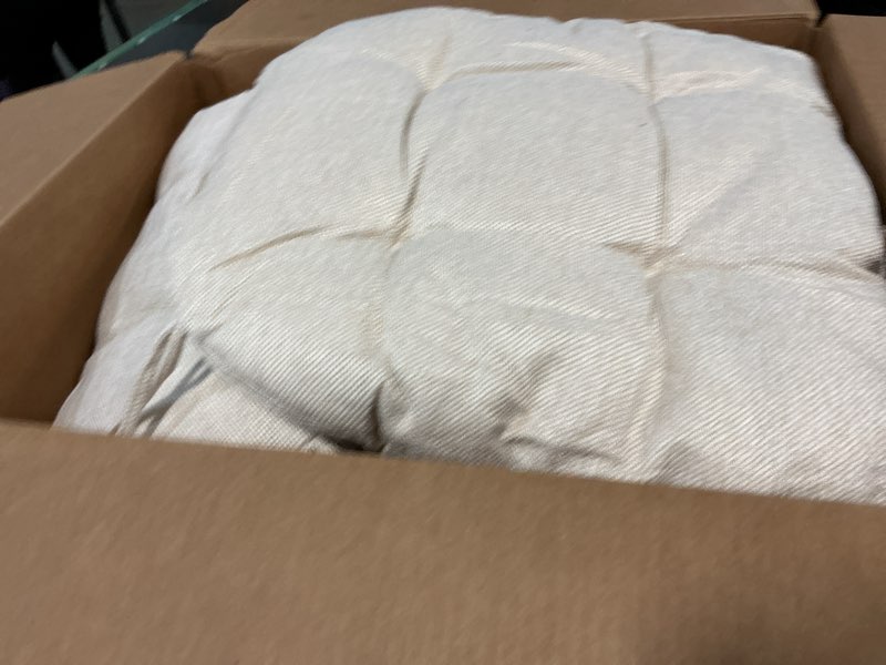Condition photo showing Good Condition for SQUARE MOON D-Shaped 3" Thick Chair Cushions, Chair Pads for Dining Chairs and Kitchen Chairs, Indoor Dining Room Seat Cushions with Ties, Machine Washable, 17" x 16" x 3", 4/Pack, Beige B-17" x 16" x 3", 4/Pack B-beige