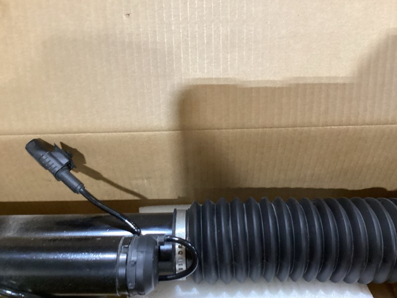 Condition photo showing Good Condition for rear air shock absorber struts w ads for mercedes-benz ml350 ml400 ml500 ml550 gl450 gl350 gl500 gl5