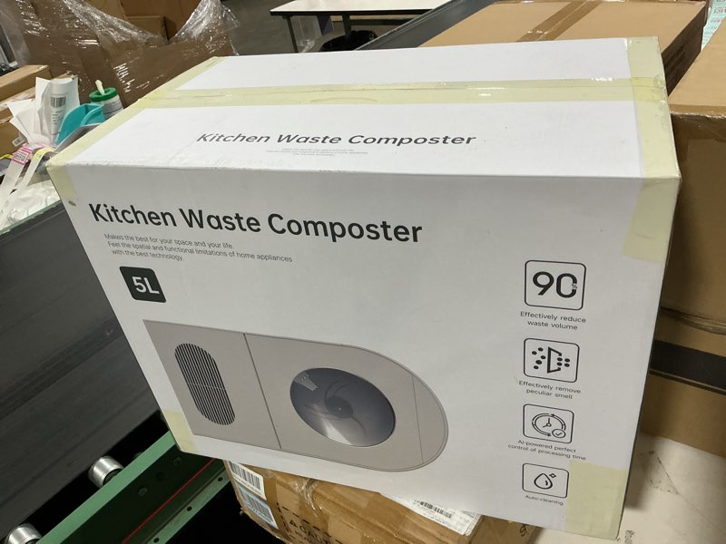 Condition photo showing New/Like New for 5l electric kitchen composter, indoor countertop compost bin with visible window, intelligent humidity sensor, led display, odorless & auto-cleaning – turns food waste into pre-compost beige