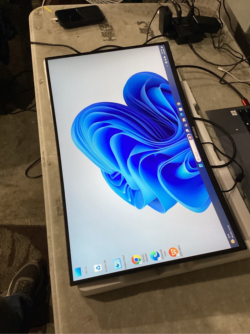 Condition photo showing Good Condition for sansui curved monitor 27 inch 120hz usb type-c computer monitor with speakers built in?fhd 1080p?hdr?110% srgb?1500r?vesa compatible,for tablet,desktop,laptop and pc work gaming 27 inch fhd 120hz curved monitor with usb-c and speakers