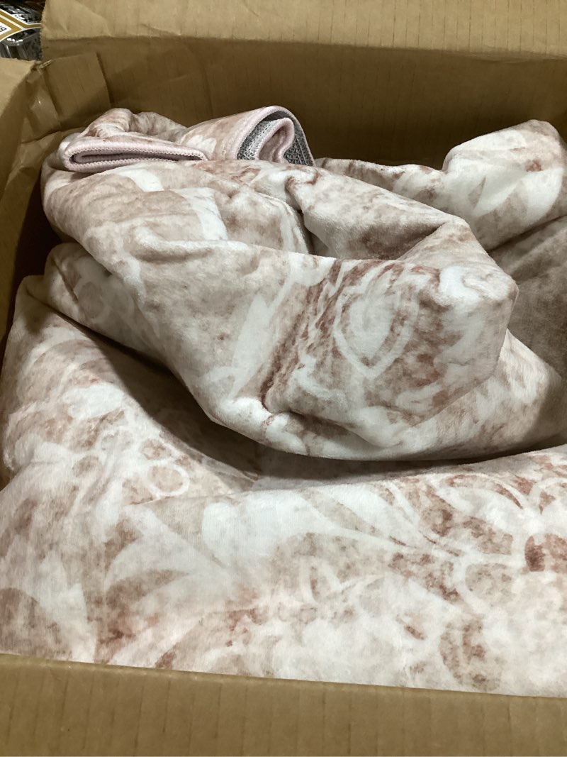Condition photo showing As Is for lahome pink rug 6x9 area rugs - soft washable rugs for bedroom aesthetic-rugs for living room non slip ultra thin,boho girls playroom farmhouse stain resistant carpet for office aube (pink, 6'x9') 6' x 9' (rectangular) pink