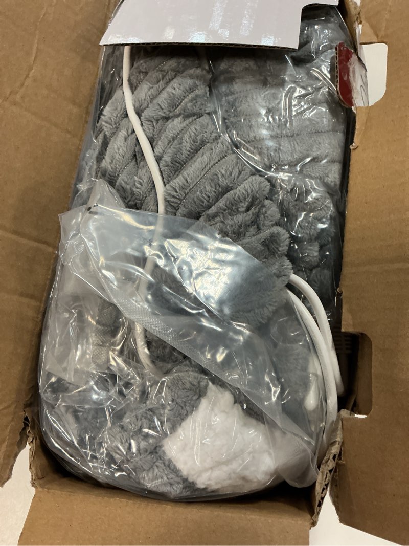 Condition photo showing Good Condition for homemate heated blanket electric throw - 50"x60" heating blanket throw 1/2/4/6/8 hours auto-off 10 heat levels over-heat protection soft flannel sherpa heater etl certification 01 - light grey (striped) throw(50"x60")