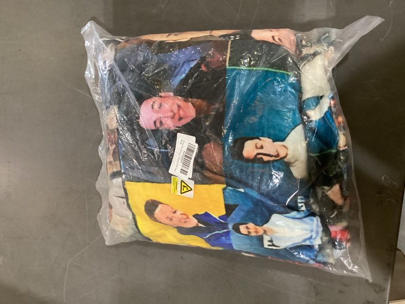 Condition photo showing New/Like New for boutique throw blanket