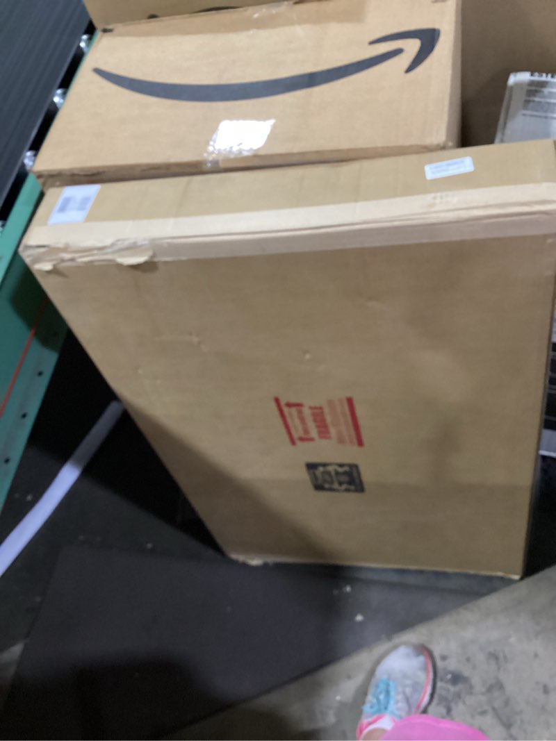 Condition photo showing Good Condition for vbhi3222pr window, 32" x 22"
