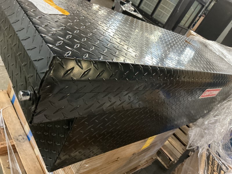 Condition photo showing Good Condition for craftsman 71.3-in x 19.5-in x 17.2-in matte black aluminum crossover truck tool box
