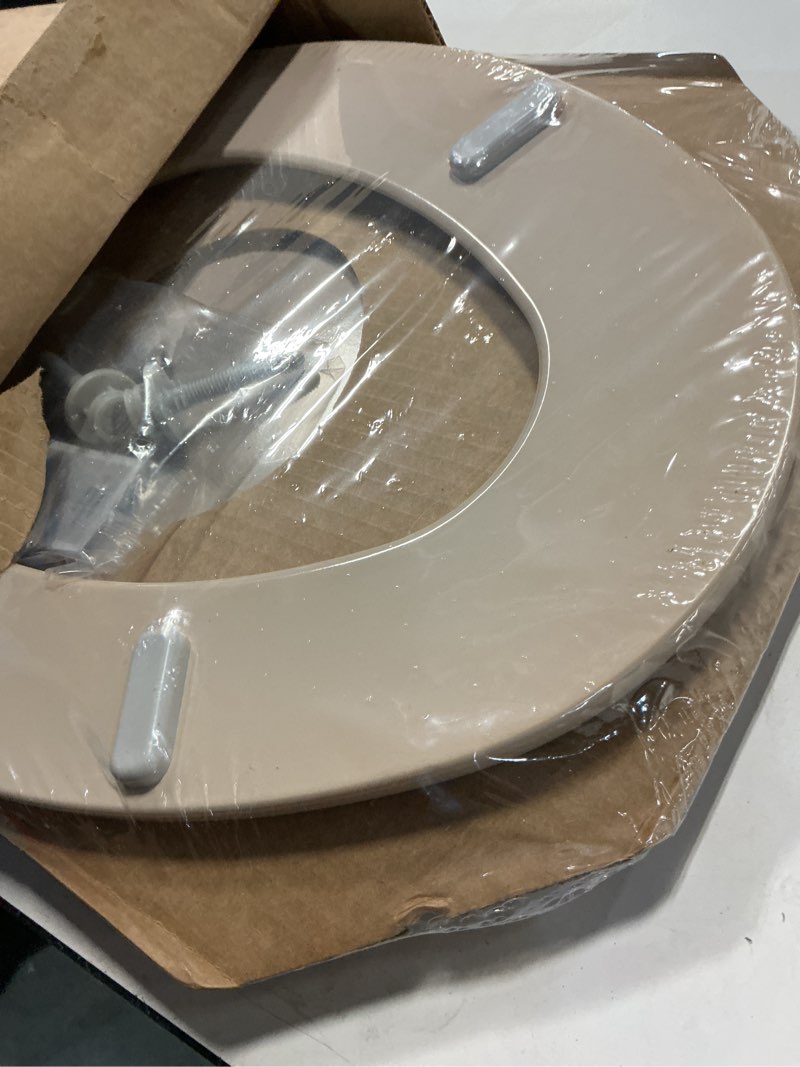 Condition photo showing Good Condition for bemis 1500ec 068 toilet seat with easy clean & change hinges, 1 pack elongated, fawn beige fawn beige elongated