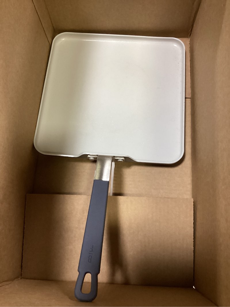 Condition photo showing Good Condition for greenpan x bobby flay 11” nonstick square griddle pan, pfas-free diamond ceramic,stay-cool silicone handle, easy clean dishwasher & oven safe skillet, graphite 11" square griddle pan graphite