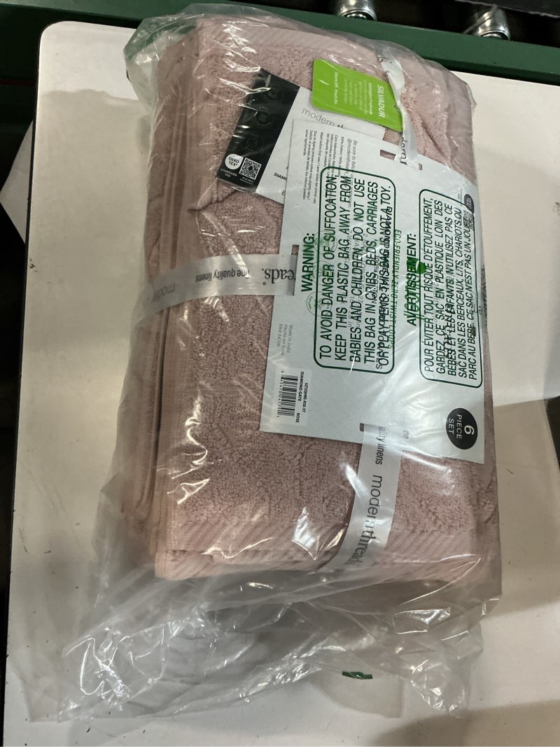Condition photo showing New/Like New for modern threads 6-piece 100% combed cotton yarn dyed diamond gate jacquard towel set rose blush geometric