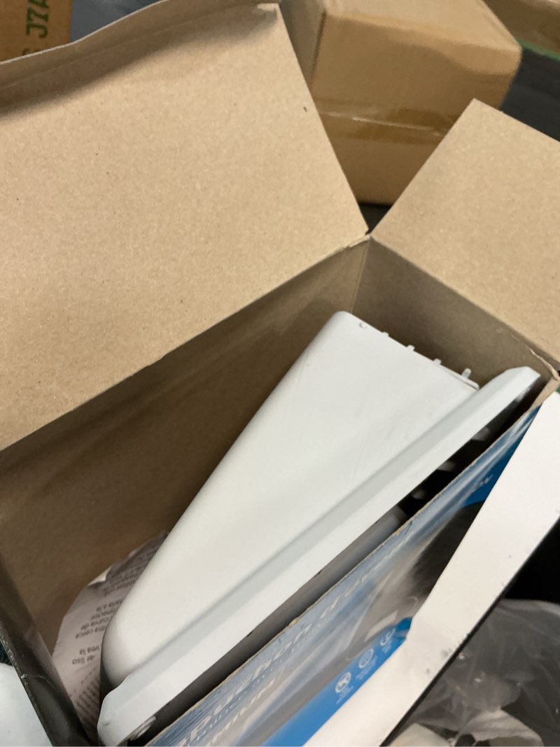 Condition photo showing Good Condition for imperial universal wall cap (white)