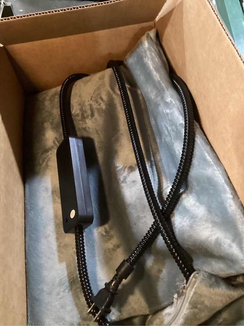 Condition photo showing Good Condition for Toozey Large Heated Pet Mat 35x24 in - Waterproof, Chew Resistant, 6 Temp Settings with Timer, Indoor Use for Dogs and Cats L: 35" x 24" Grey