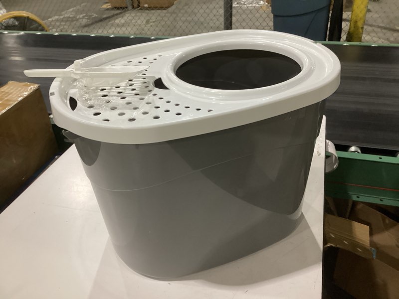 Condition photo showing New/Like New for iris ohyama cat litter box with scoop, up to 7kg, gray, top entry, cat litter tray, enclosed, for kitten, high sided, hooded, large, jumbo, bpa free, deep, easy to clean, tecl-20
