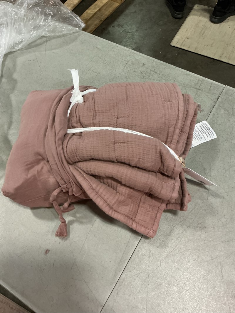 Condition photo showing New/Like New for organic cotton gauze toddler quilt  fig
