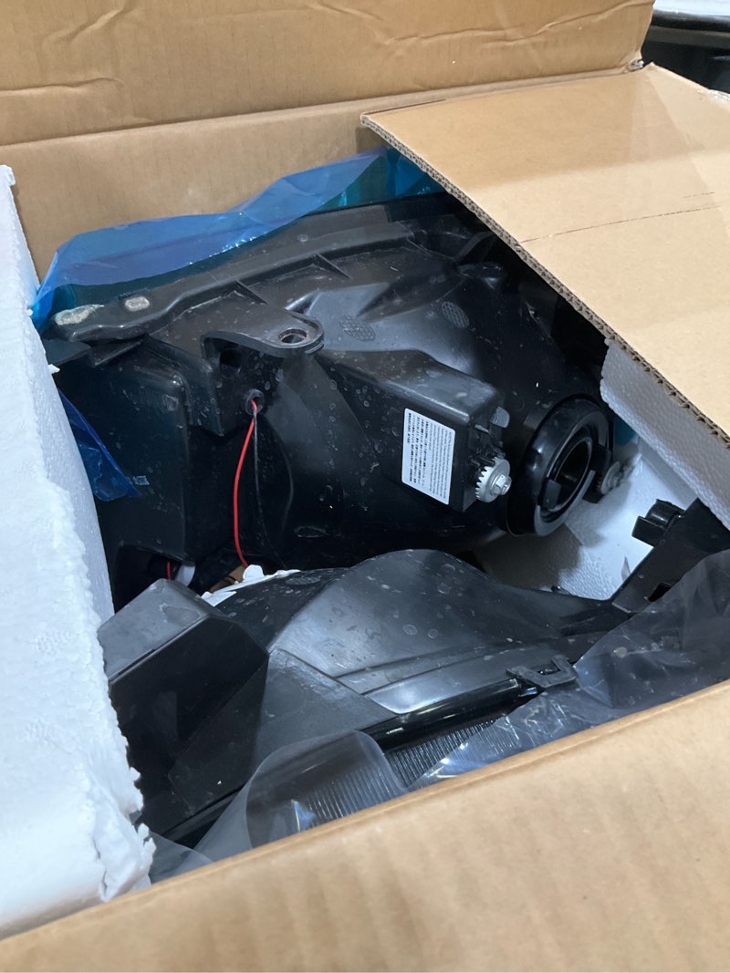 Condition photo showing Good Condition for headlights assembly for 2005-2011 toyota tacoma halogen headlamp replacement, high/low beam w/bulbs, driver & passenger side black | with high & low beam bulbs oe replacement