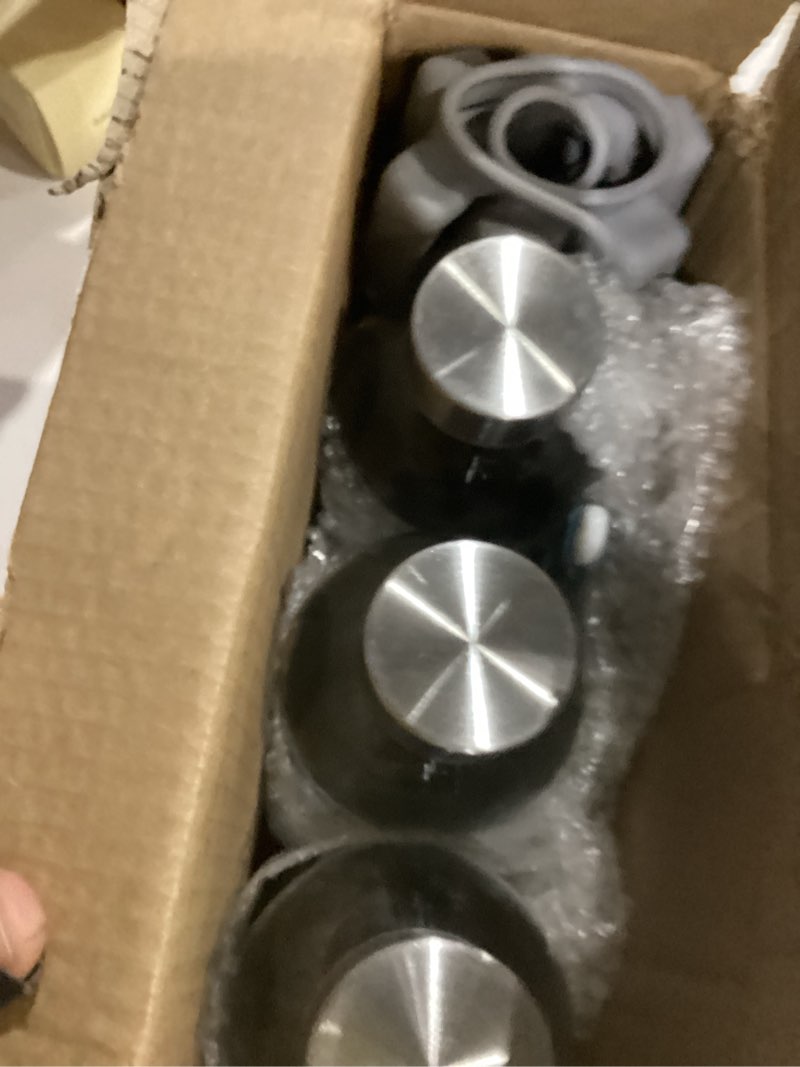 Condition photo showing Good Condition for Zukro Glass Water Bottles with Lids 32 oz, 3 Pack Reusable Large Juice Bottles With Stainless Steel Airtight Cap for Juicing, Leak Proof Clear Drinking Jar Beverage storage container, BPA Free 32 oz Silver lid- 3 pack