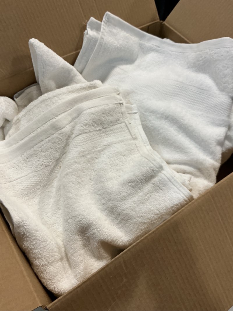 Condition photo showing Good Condition for Orighty Bath Towels Pack of 3(27’’ x 54’’) - Soft Feel White Bath Towel, Highly Absorbent Bathroom Towels for Body, Quick Drying, Towel for Sport, Yoga, SPA, Fitness White 3 Pack Bath Towels