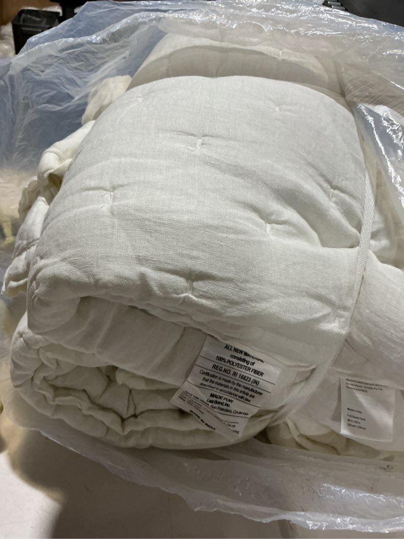 Condition photo showing Good Condition for ivory european linen dream quilt, full/queen 88in x 92in