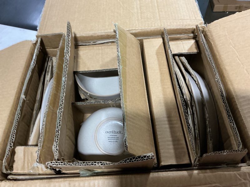 Condition photo showing New/Like New for over&back options 16-piece dinnerware set