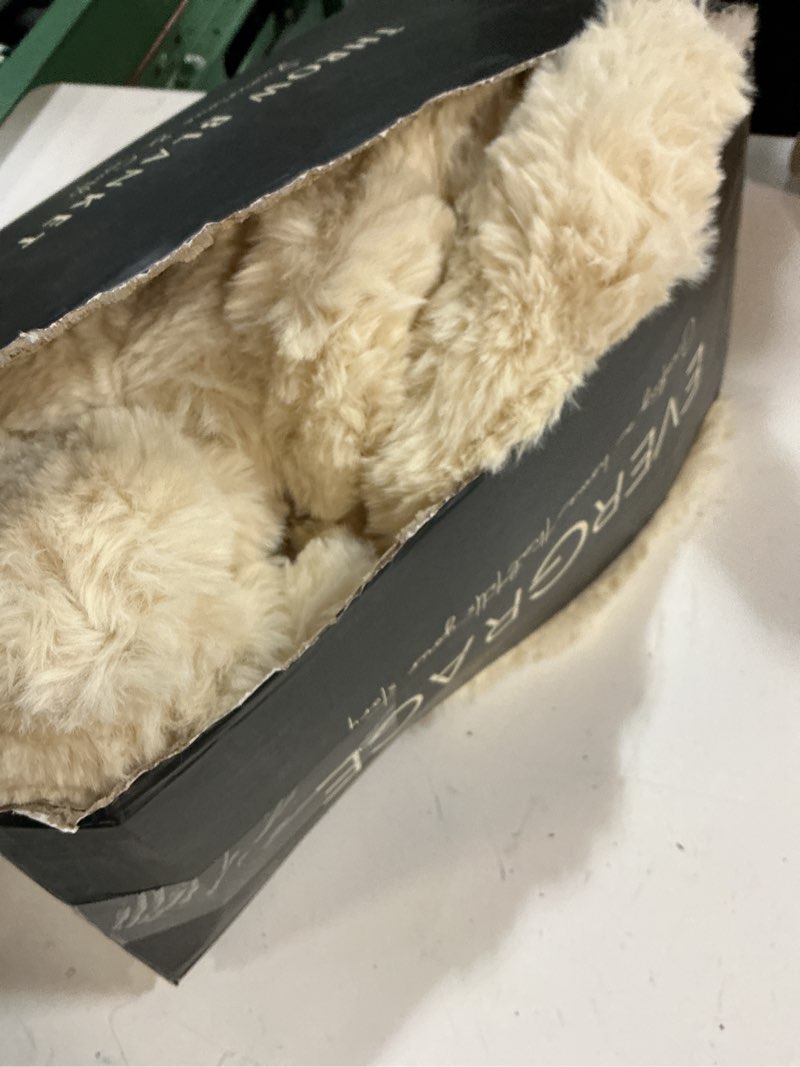 Condition photo showing Good Condition for evergrace ultra soft luxury fluffy faux rabbit fur throw blanket, thick warm bubble throw for bed, cozy plush reversible blankets for couch, chair, sofa, cream, 60x80 inches solid cream 60"x80"