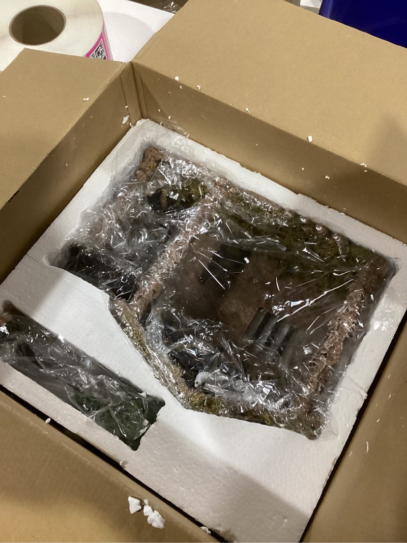 Condition photo showing Good Condition for Miniature nativaty set with cottage (similar to stock image) 