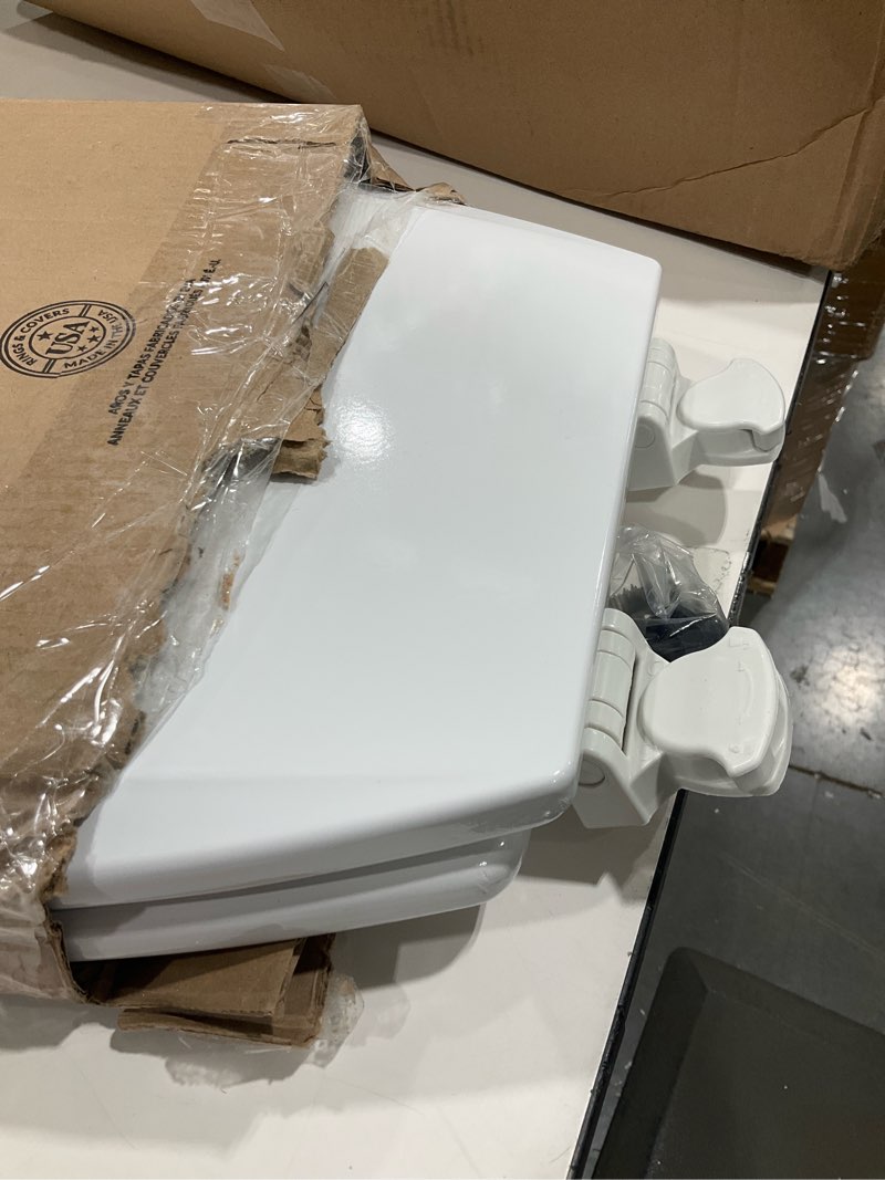 Condition photo showing Good Condition for Bemis toilet seat