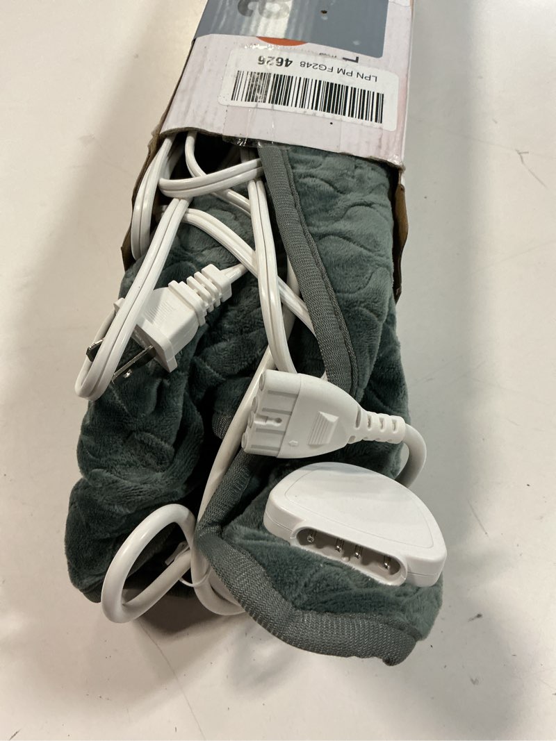 Condition photo showing As Is for King Size Heating Pad for Back Pain 32"x24" Extra Large Electric Heating Pad for Period Cramps Relief & Body Neck Shoulder Auto Shut Off Heat Pad Temperature Settings Machine Washable Gray Gray 32"x24"