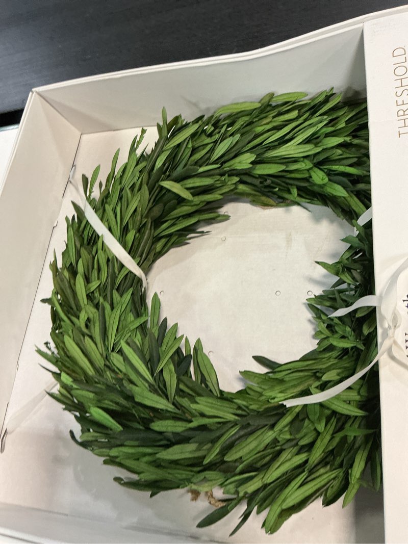 Condition photo showing Good Condition for preserved olive leaf wreath - threshold™