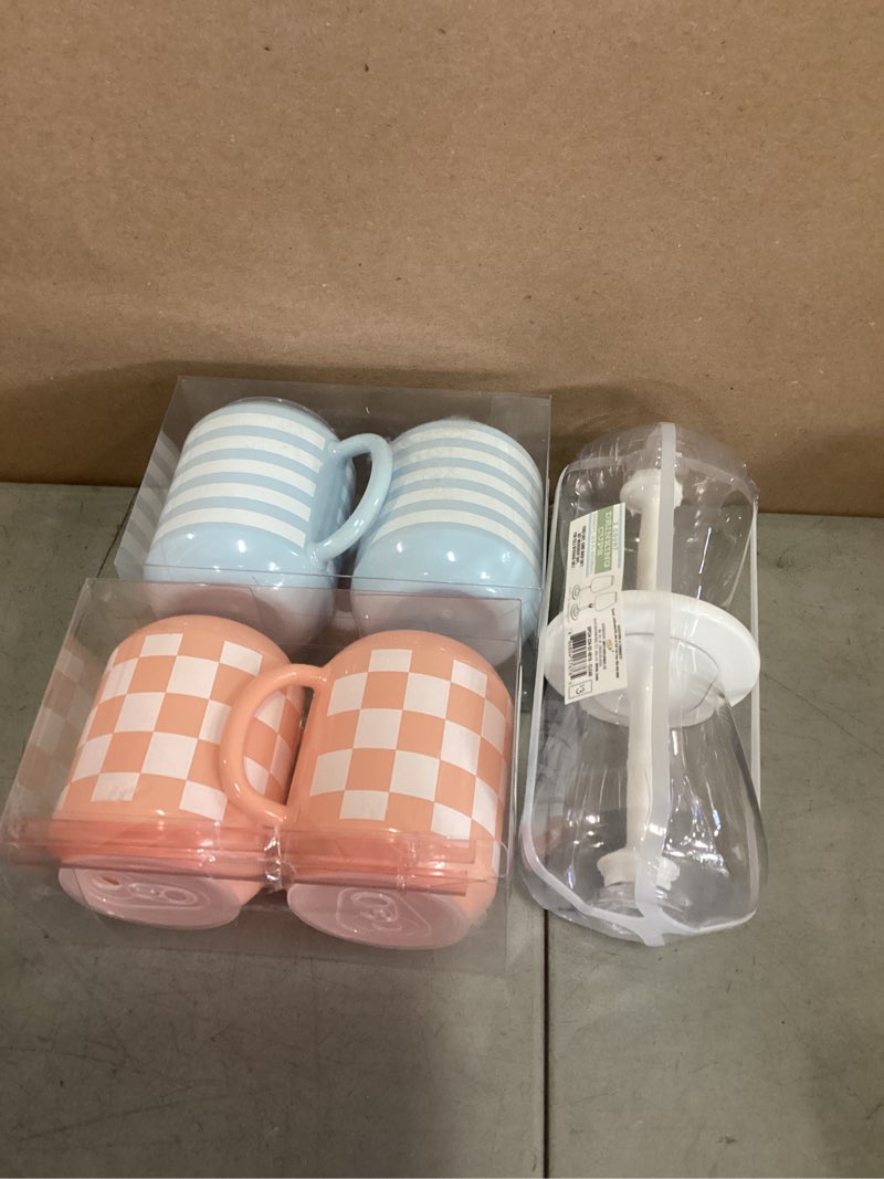 Assored 2 count DRINKIG CUPS OF THREE COLORS AND DIFFERENT DESIGNS pack of 8