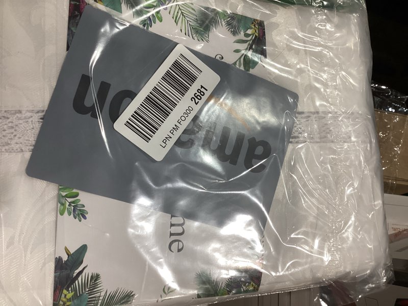 Condition photo showing Good Condition for EHouseHome Heavy Duty Fabric Tablecloth with White Lace-Waterproof/Wrinkle Free/Stain Resistant/Oil Proof-for Dining,Indoor&Outdoor,Wedding,Holiday,White Damask,Rectangle 60x102Inch White Damask 102" x 60" (Rectangular)