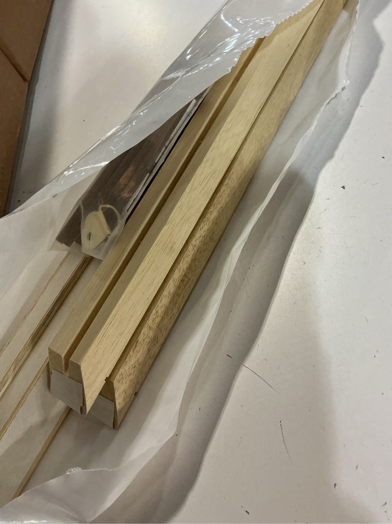 Condition photo showing Good Condition for canvas stretcher bars 16x20 inch frame kit, available in 25+ size wood stretcher bars for home and office, gallery wrap wall arts supply for oil painting, poster, picture & paint by numbers 16"x20"