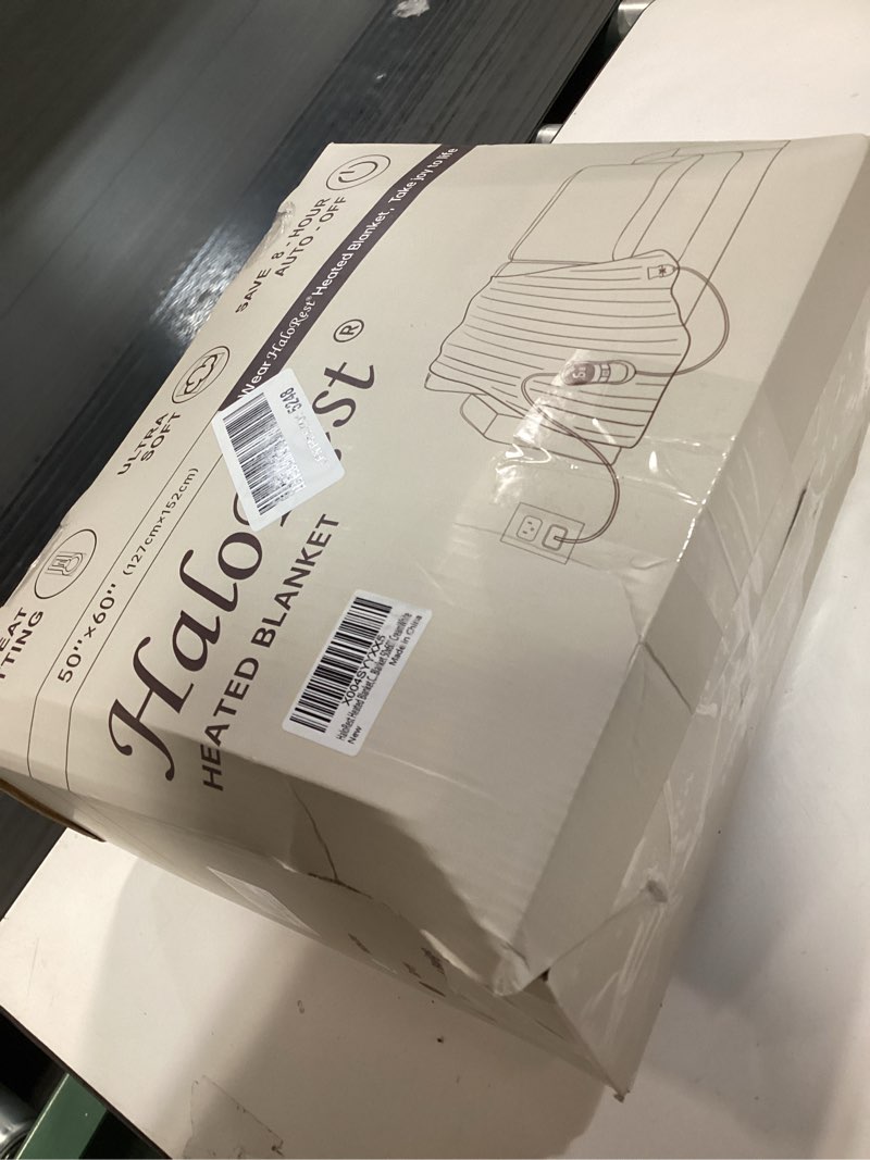 Condition photo showing New/Like New for Heated Throw Blanket, Faux Fur Cozy Heating Blanket with Overheat Protection, 1/2/4/6/8 Hours Auto-Off 10 Heat Level, Machine Washable (50x60 Inches, Cream White) Cream White 50''*60''