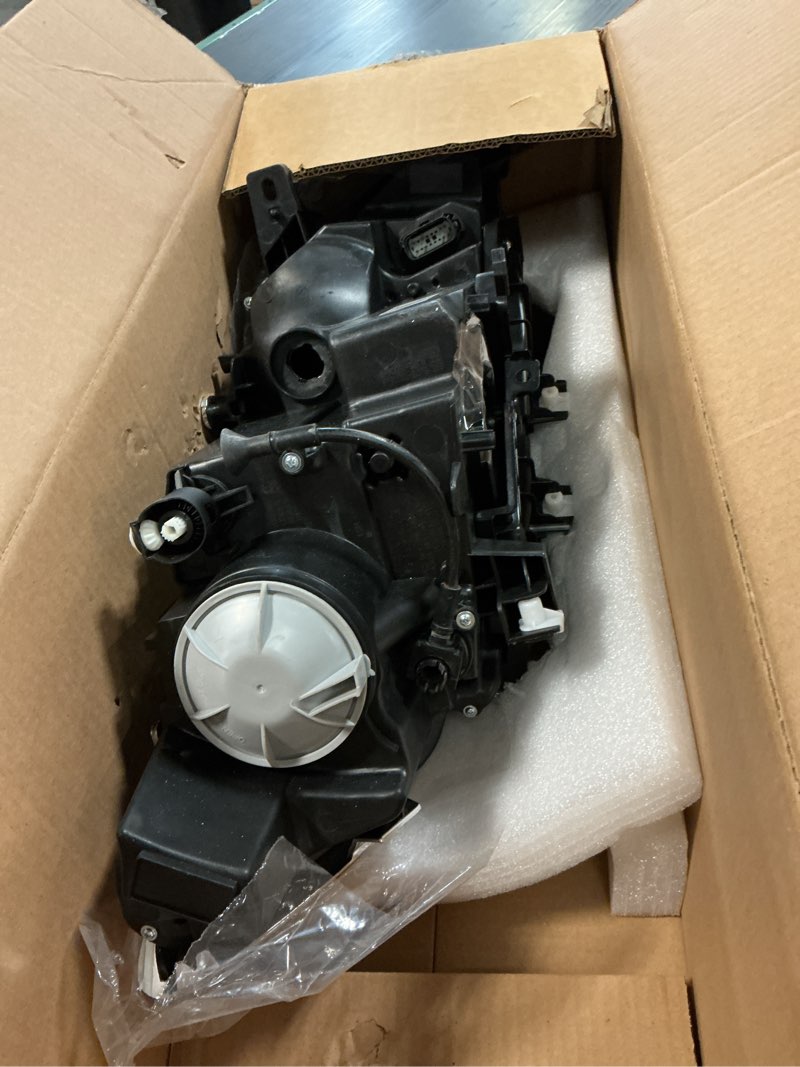 Condition photo showing Good Condition for lh hid/xenon led drl projector headlights semi-assembly compatible with 2015-2019 lincoln mkc headlamp w/o bulbs left driver side fo2518125 ej7z13008d