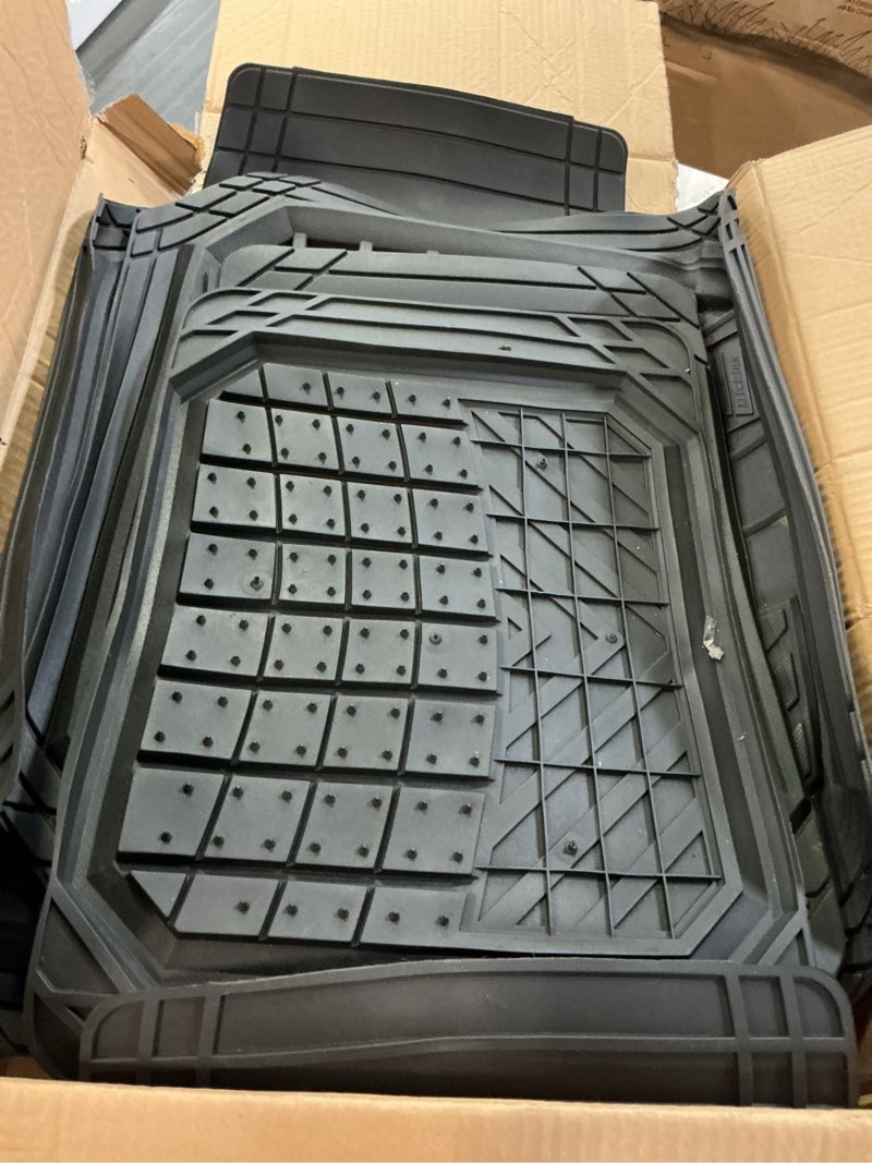 Condition photo showing Good Condition for genuine dickies 4-piece deep tray rubber floor mat set black  80101wdi