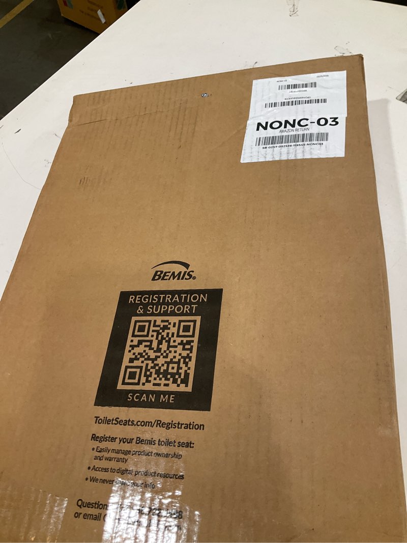 Condition photo showing New/Like New for bemis 1500ec 390 lift-off wood elongated toilet seat, cotton white (pack of 1)