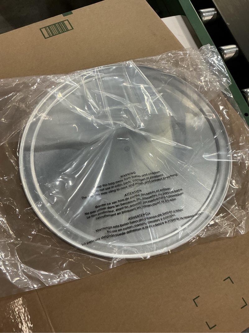 Condition photo showing New/Like New for Pizza Pan Wide Rim 17