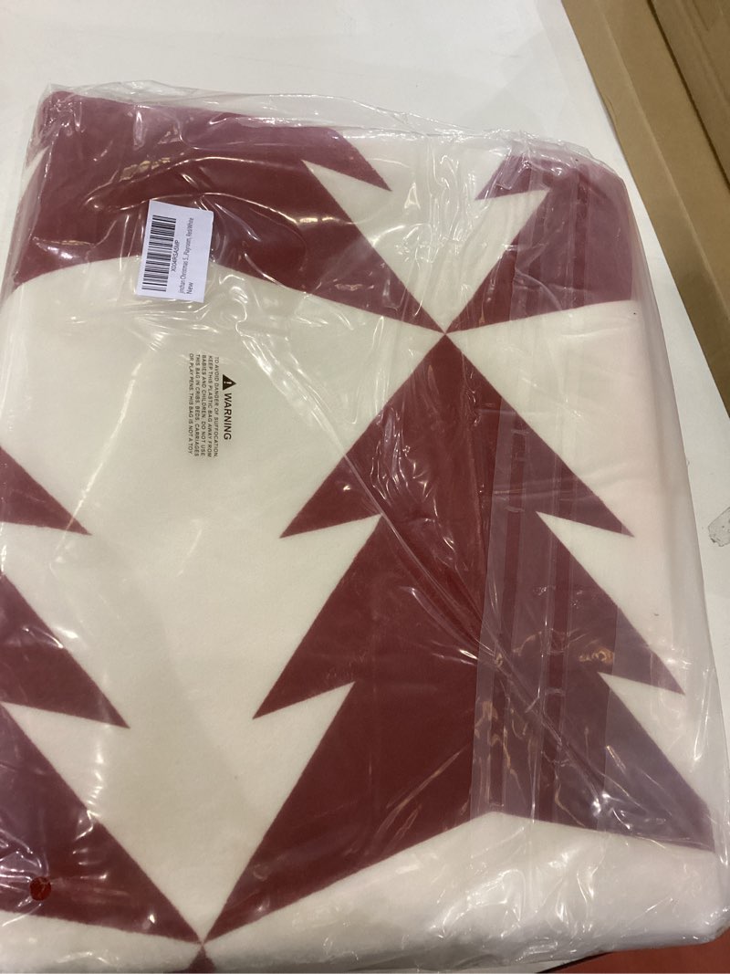 Condition photo showing Good Condition for jinchan Round Christmas Rug 5ft for Living Room Christmas tree Washable Circle Christmas Bedroom Rug 5' Round Red Pink Xmas Non-Slip Soft Carpet Holiday Decor for Entryway Porch Kitchen 5' (Round) 