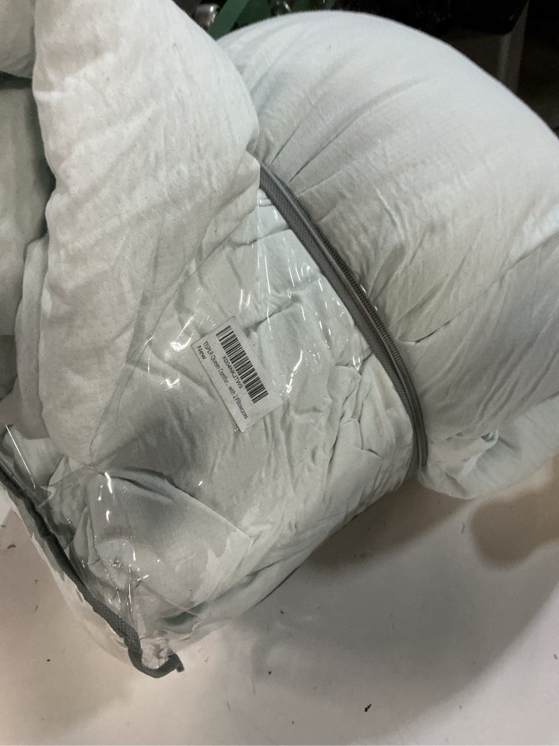 Condition photo showing As Is for queen comforter set glacier blue, 3 pieces double-layer crinkle gauze soft bedding for all-season lightweight warmth with 2 pillowcases glacier blue queen(90" x 90")
