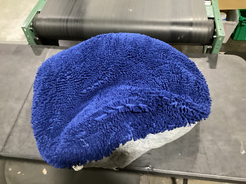 Condition photo showing Good Condition for muddy mat® cloud k-9 bed for dogs & cats, soft & relaxing donut dog bed, chenille material, removable cover, washable & dryer safe–navy blue large(40'x40') large (40''x40'') navy blue