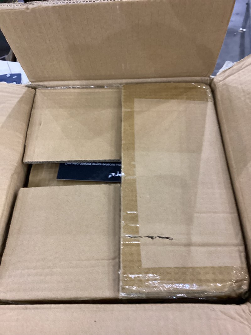 Condition photo showing New/Like New for Elama hayes 16 piece white dinnerware set