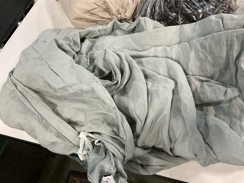 Condition photo showing As Is for quince european linen duvet cover king/cal king, mist