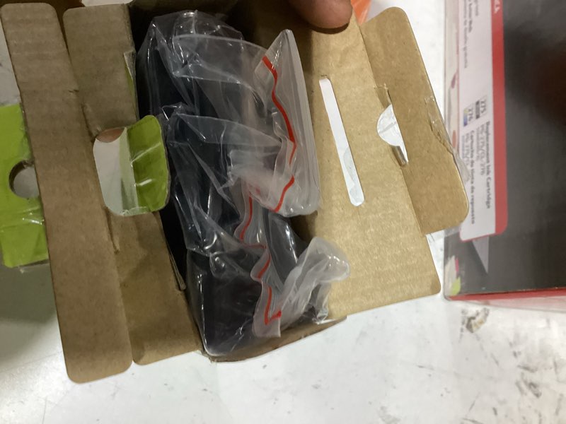 Condition photo showing Good Condition for onn indoor/outdoor antenna amplifier signal booster