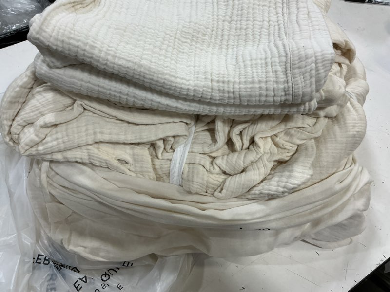 Condition photo showing Good Condition for quince organic cotton gauze duvet cover set queen size 