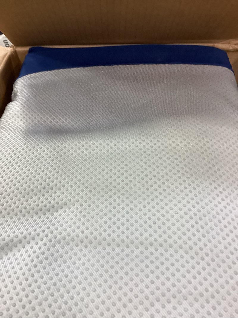 Condition photo showing Good Condition for 22x22 inch patio chair cushions set of 2, outdoor furniture cushions - removable cover, water-repellent, fade-resistant, non-slip bottom & straps, replacement for lawn, porch & deck chair - navy navy 2 pack | 22''x22''