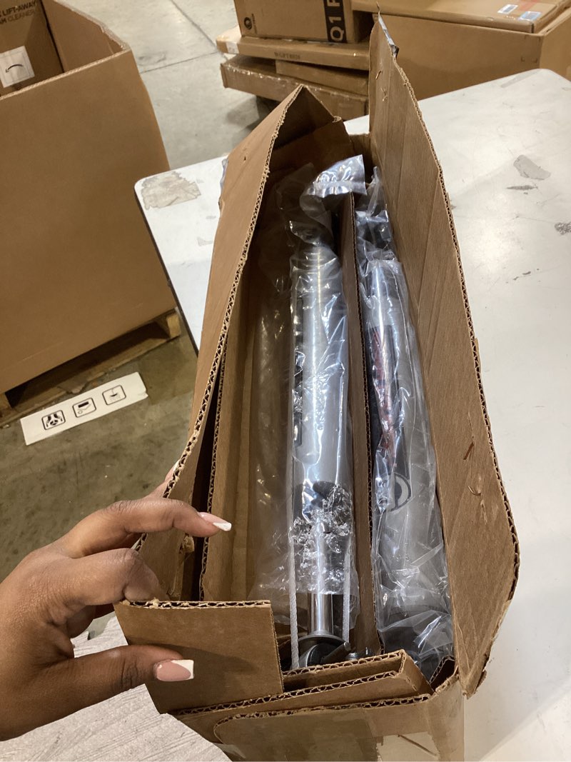 Condition photo showing Good Condition for rough country 2.5" lift kit for 2007-2018 jeep wrangler jk unlimited - 67930 n3 shocks