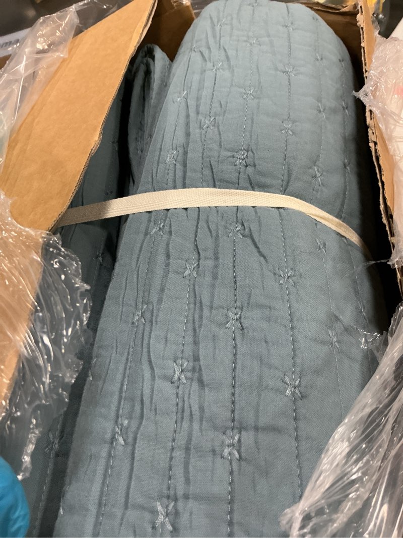 Condition photo showing Good Condition for EVERGRACE x Kinsey Walsh Cross Stitch Pre-Washed Cotton Quilt Bedding Set King Size, Oversized 3 Pieces Lightweight Bedspread Coverlet for All Season, with 2 Matching Shams, Dusty Blue, 108"x96" KING/CAL KING (108" x 96") Dusty Blue
