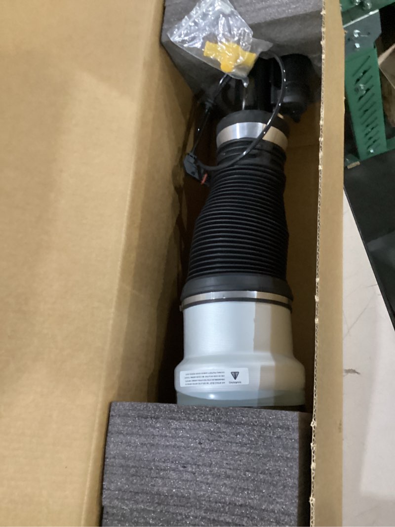 Condition photo showing Good Condition for 2pcs front air shock absorbers suspension struts assembly compatible for mercedes-benz s class s350 s400 s550 s600 amg s65 amg w221 replaces 2213204913