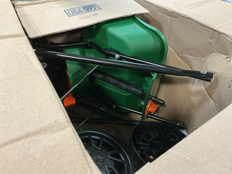 Condition photo showing Good Condition for scotts turf builder edgeguard mini broadcast spreader - spreads grass seed, fertilizer and salt - holds up to 5,000 sq. ft. of scotts grass seed or fertilizer products