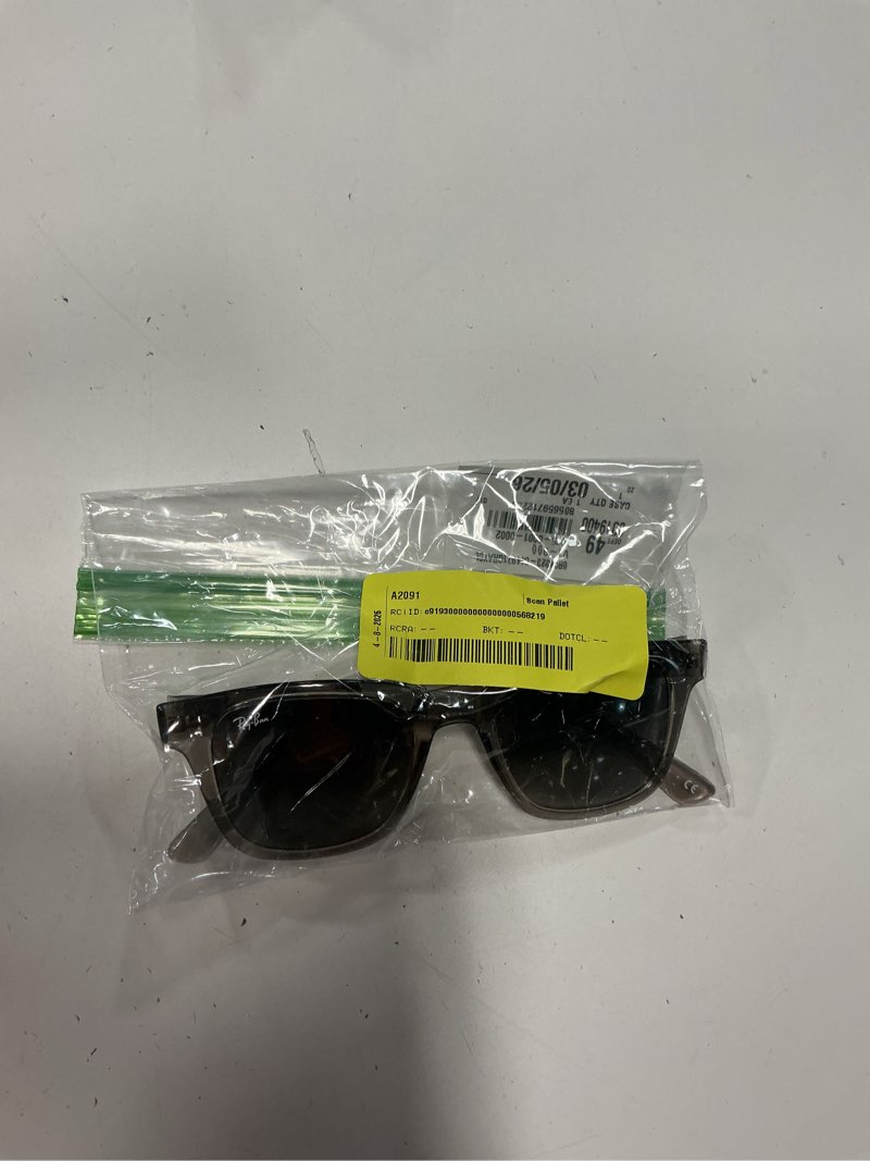 Condition photo showing Good Condition for similar grey ray-ban rb4171 erika round sunglasses transparent light blue/grey gradient blue 54 millimeters